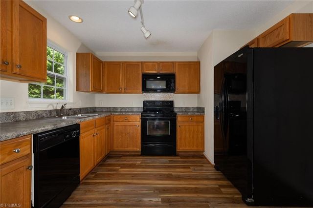 1 Dillingham Place, Greensboro, NC 27455