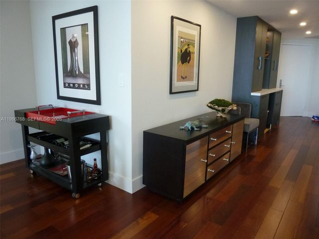 400 Alton Rd 905, Miami Beach, FL 33139