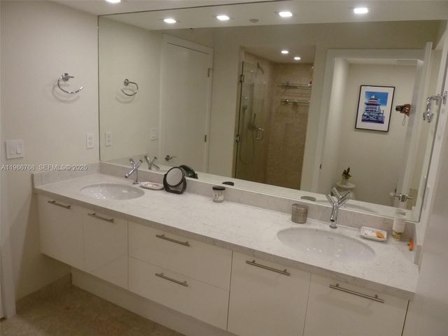 400 Alton Rd 905, Miami Beach, FL 33139