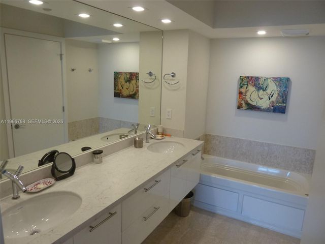 400 Alton Rd 905, Miami Beach, FL 33139