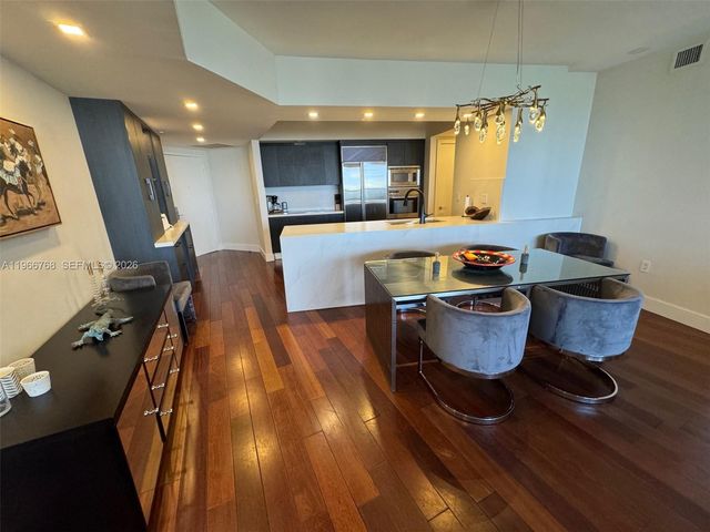 400 Alton Rd 905, Miami Beach, FL 33139