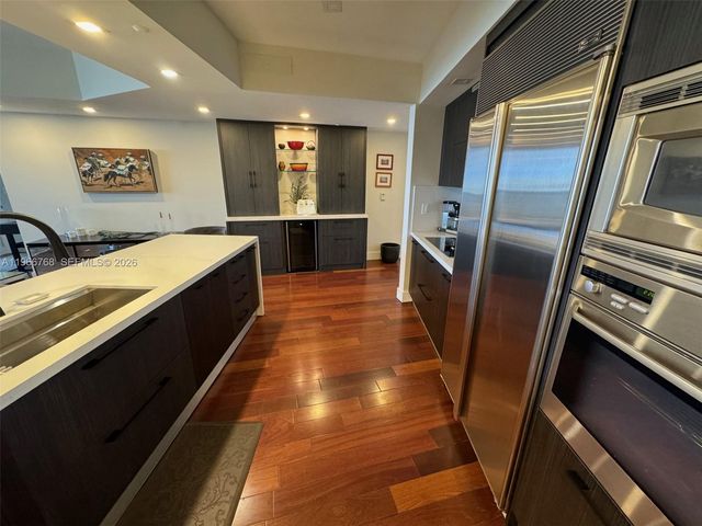 400 Alton Rd 905, Miami Beach, FL 33139