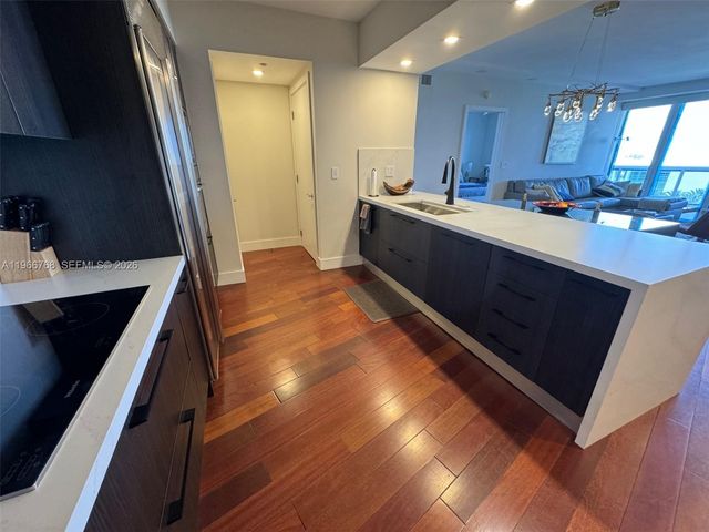 400 Alton Rd 905, Miami Beach, FL 33139