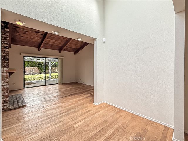 9201 Paso Robles, Northridge, CA 91325