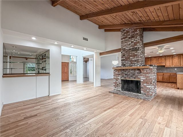 9201 Paso Robles, Northridge, CA 91325