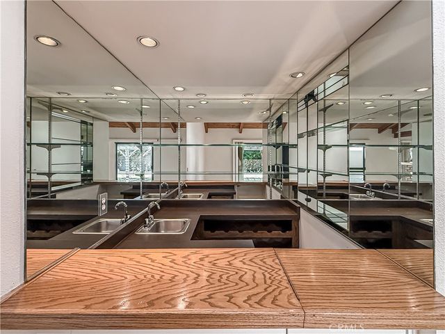9201 Paso Robles, Northridge, CA 91325