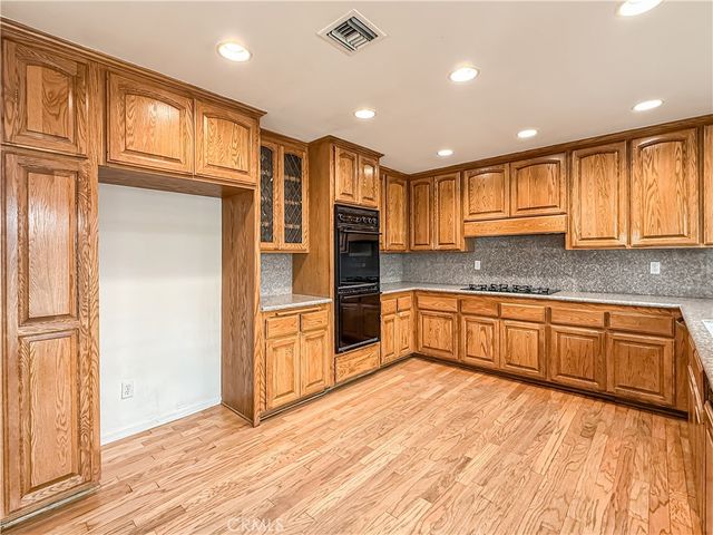 9201 Paso Robles, Northridge, CA 91325