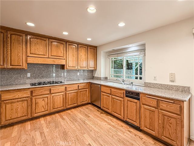 9201 Paso Robles, Northridge, CA 91325