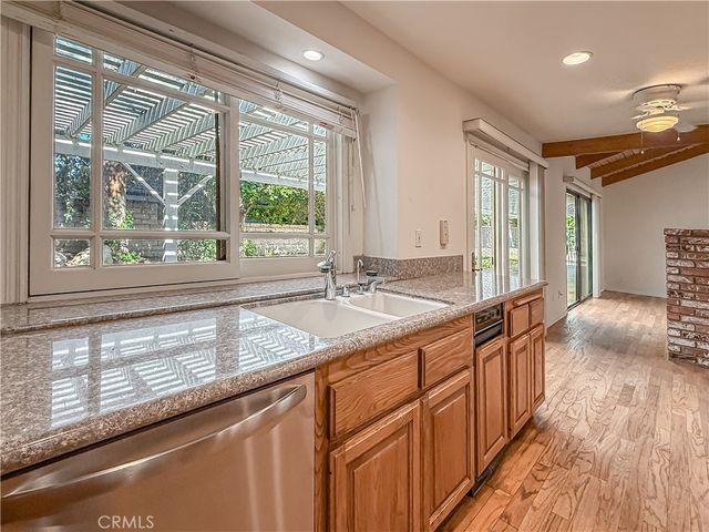 9201 Paso Robles, Northridge, CA 91325