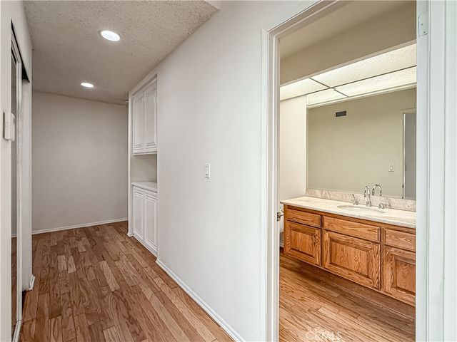 9201 Paso Robles, Northridge, CA 91325