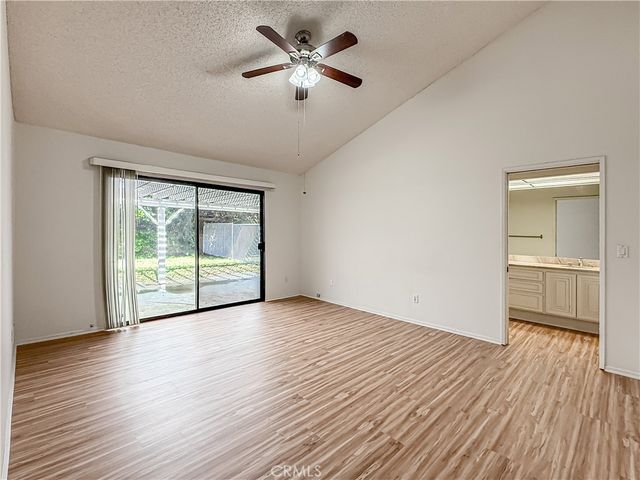 9201 Paso Robles, Northridge, CA 91325