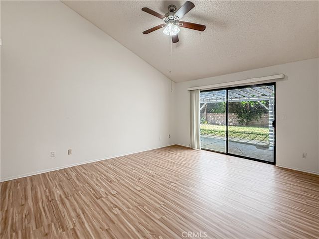 9201 Paso Robles, Northridge, CA 91325