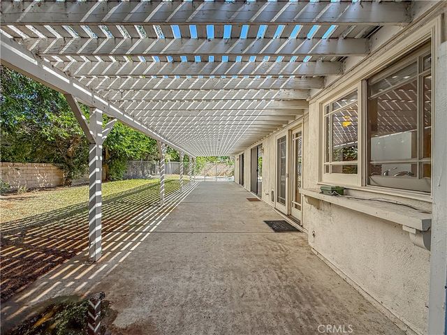 9201 Paso Robles, Northridge, CA 91325