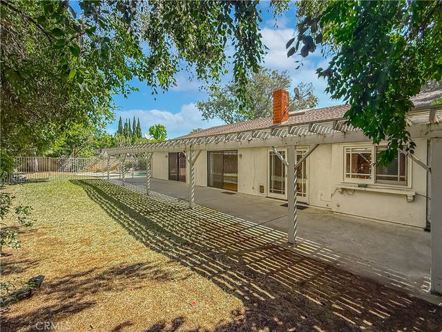 9201 Paso Robles, Northridge, CA 91325