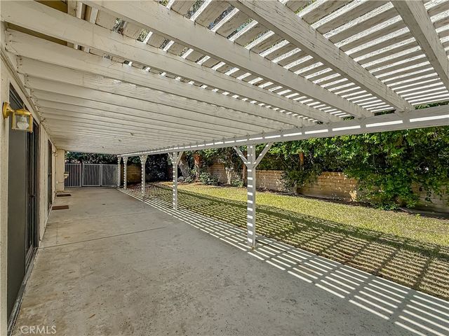 9201 Paso Robles, Northridge, CA 91325