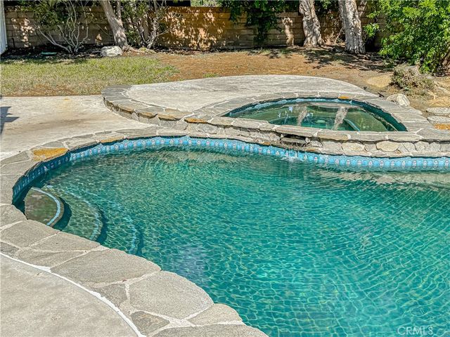 9201 Paso Robles, Northridge, CA 91325