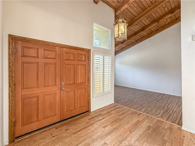 9201 Paso Robles, Northridge, CA 91325