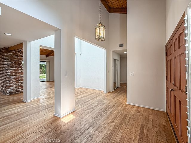 9201 Paso Robles, Northridge, CA 91325