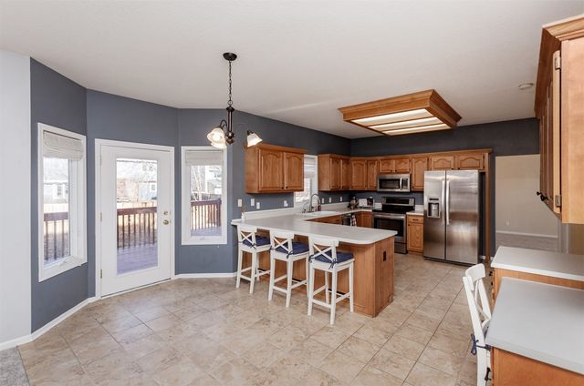 15475 Wildwood Drive, Clive, IA 50325