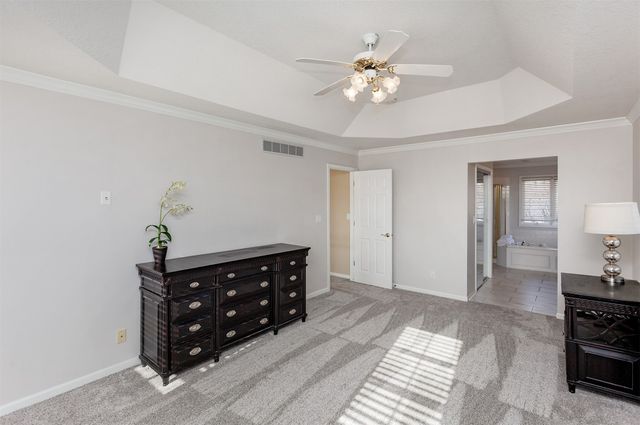 15475 Wildwood Drive, Clive, IA 50325