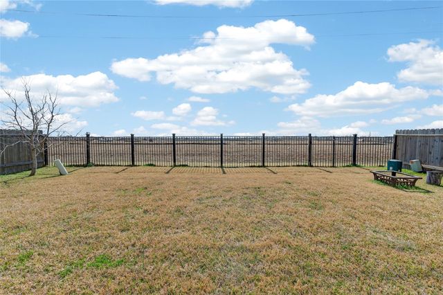 361 Lake Line Drive, Alvin, TX 77511