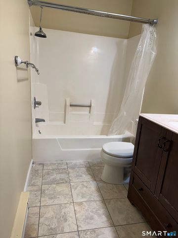 782 Oronoke Road 32, Waterbury, CT 06708