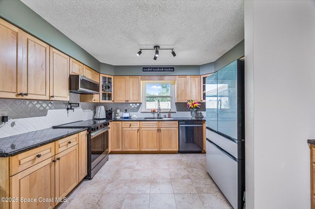 1467 Country Club Drive NE, Palm Bay, FL 32905