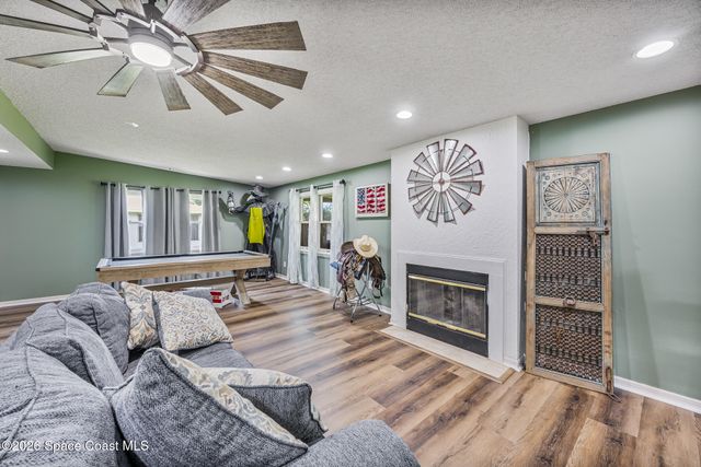 1467 Country Club Drive NE, Palm Bay, FL 32905