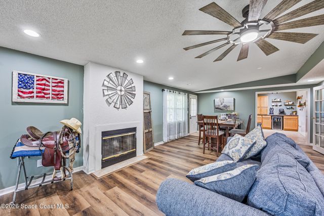 1467 Country Club Drive NE, Palm Bay, FL 32905
