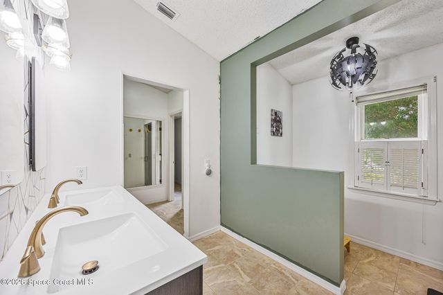 1467 Country Club Drive NE, Palm Bay, FL 32905