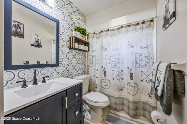 1467 Country Club Drive NE, Palm Bay, FL 32905