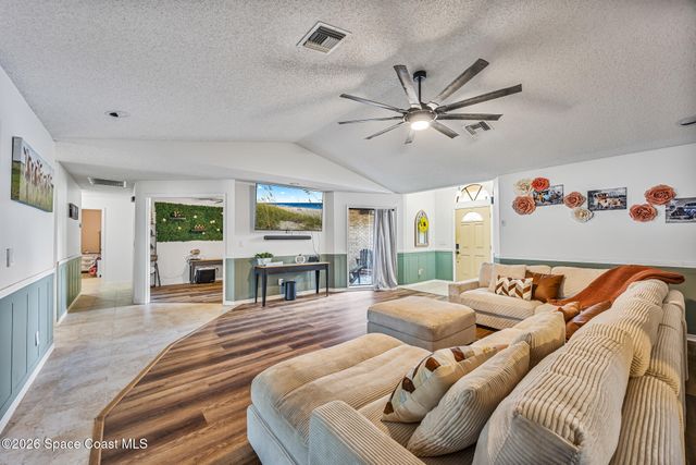 1467 Country Club Drive NE, Palm Bay, FL 32905