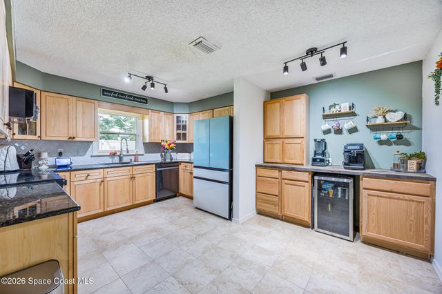1467 Country Club Drive NE, Palm Bay, FL 32905