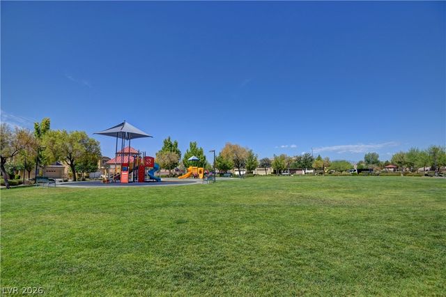 5536 Overlook Valley Street, North Las Vegas, NV 89081