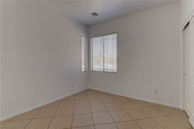 5536 Overlook Valley Street, North Las Vegas, NV 89081
