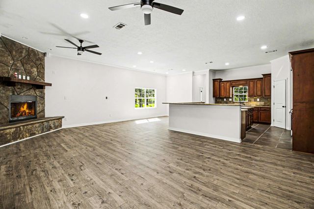 5236 Us Hwy 59 N, Livingston, TX 77351