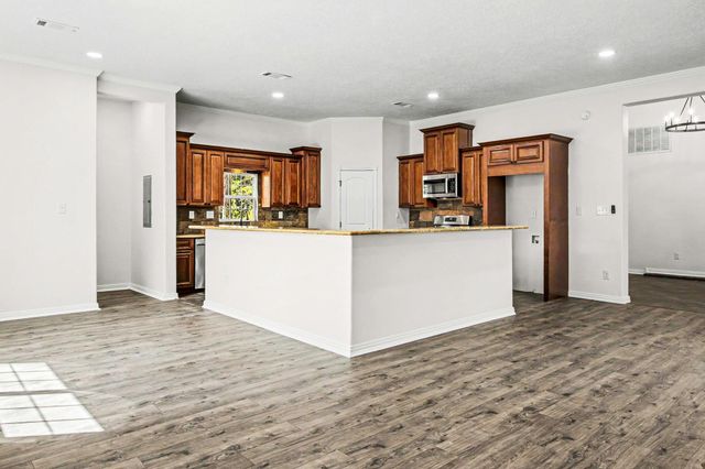 5236 Us Hwy 59 N, Livingston, TX 77351