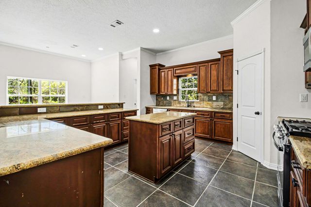 5236 Us Hwy 59 N, Livingston, TX 77351