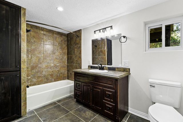 5236 Us Hwy 59 N, Livingston, TX 77351