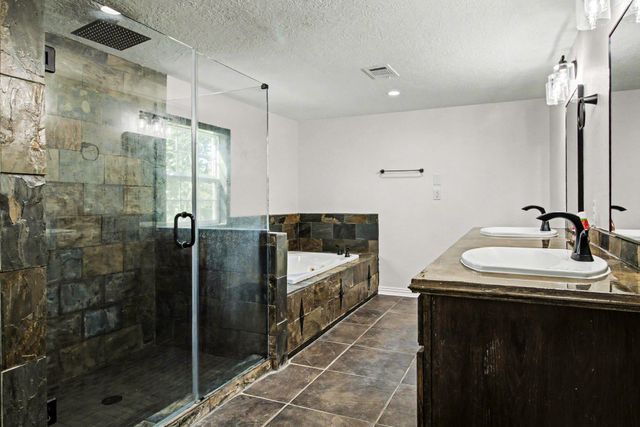 5236 Us Hwy 59 N, Livingston, TX 77351