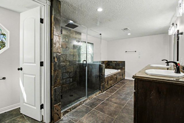 5236 Us Hwy 59 N, Livingston, TX 77351