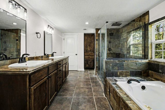 5236 Us Hwy 59 N, Livingston, TX 77351