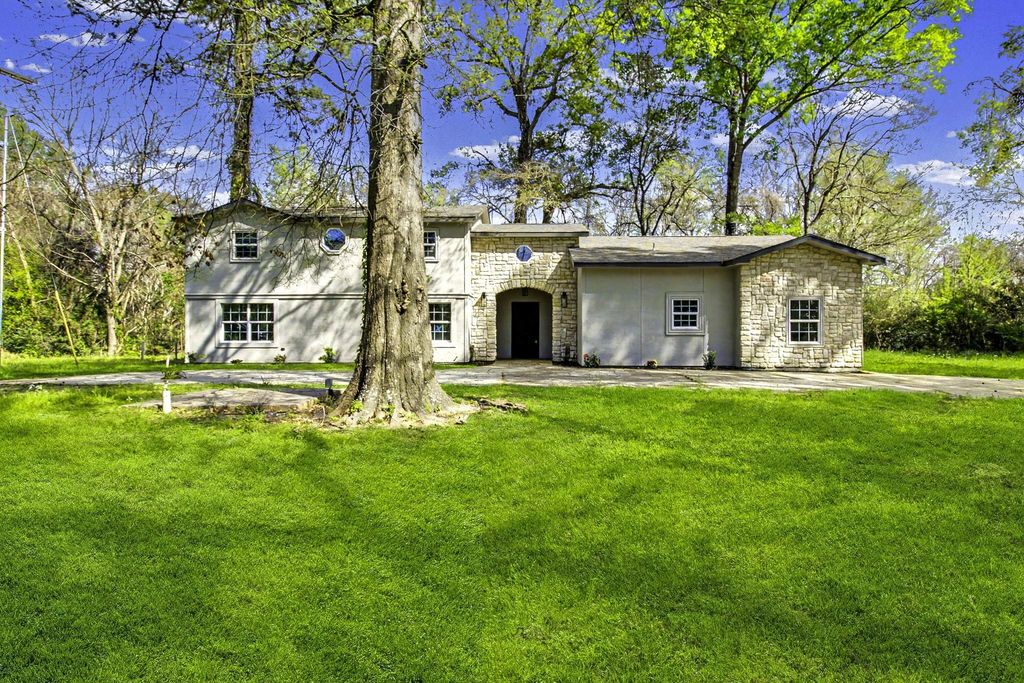 5236 Us Hwy 59 N, Livingston, TX 77351