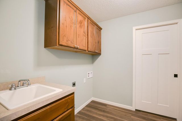 2242 8th Lane SE, Cambridge, MN 55008