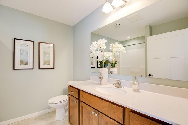 2242 8th Lane SE, Cambridge, MN 55008