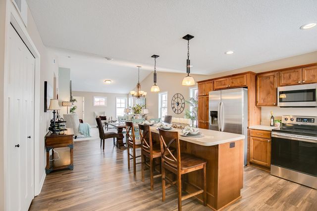 2242 8th Lane SE, Cambridge, MN 55008