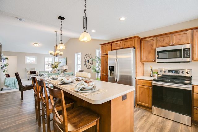 2242 8th Lane SE, Cambridge, MN 55008