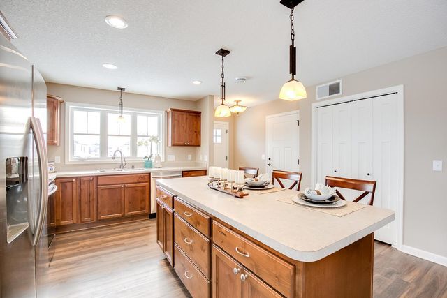 2242 8th Lane SE, Cambridge, MN 55008