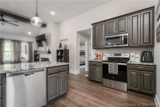 1109 Dora Drive, Sellersburg, IN 47172