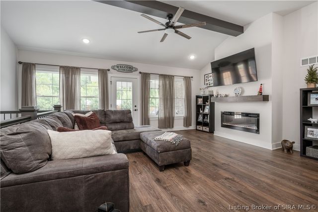 1109 Dora Drive, Sellersburg, IN 47172